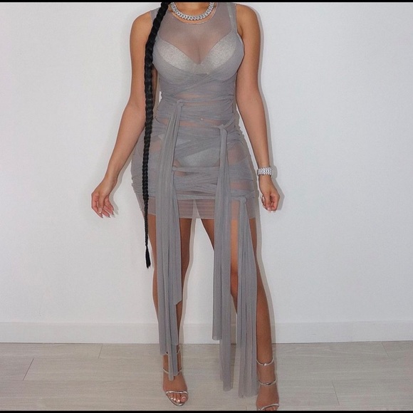 Dresses & Skirts - SEXY GREY GODDESS DRESS!